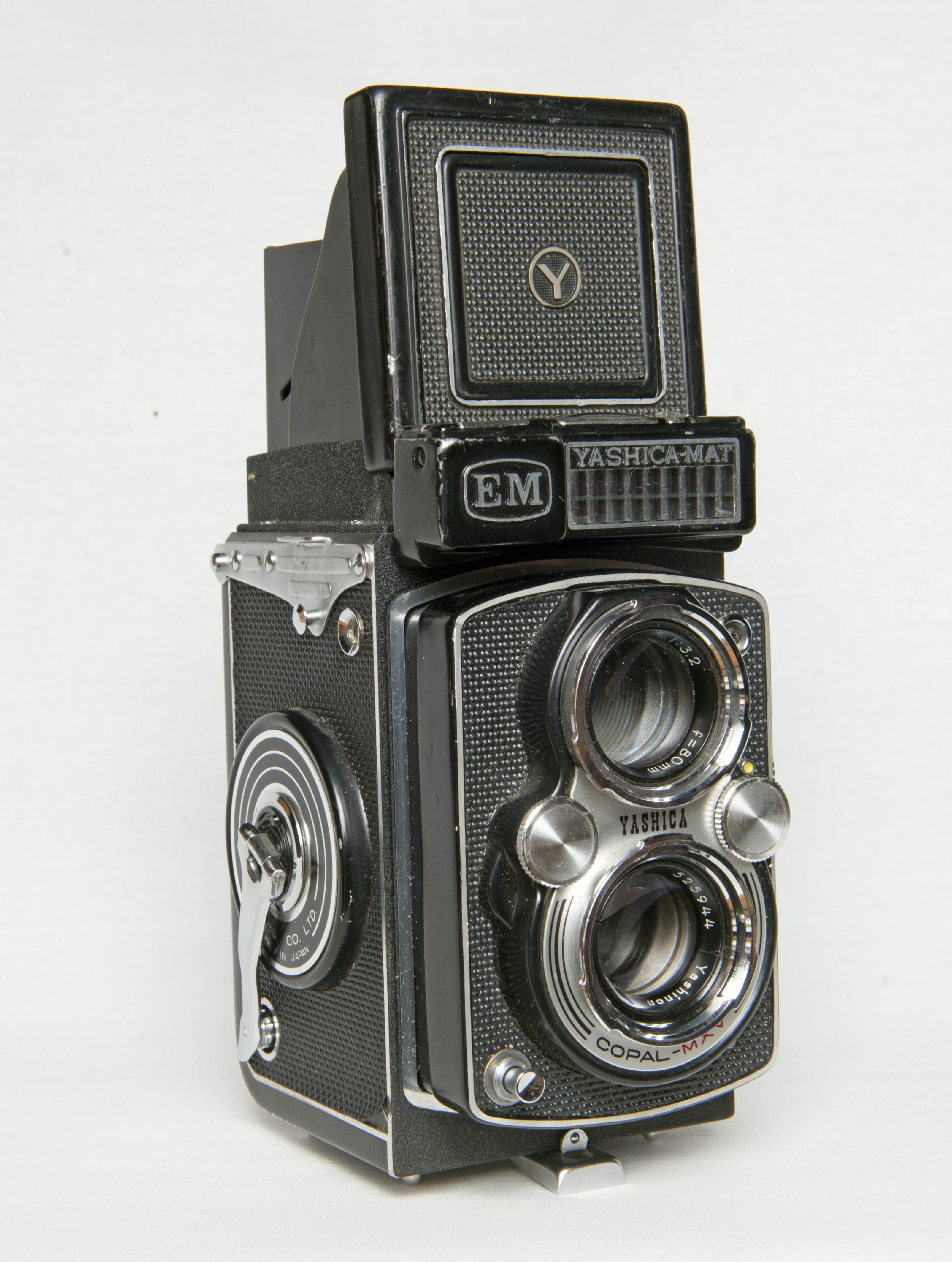 YASHICA Mat EM